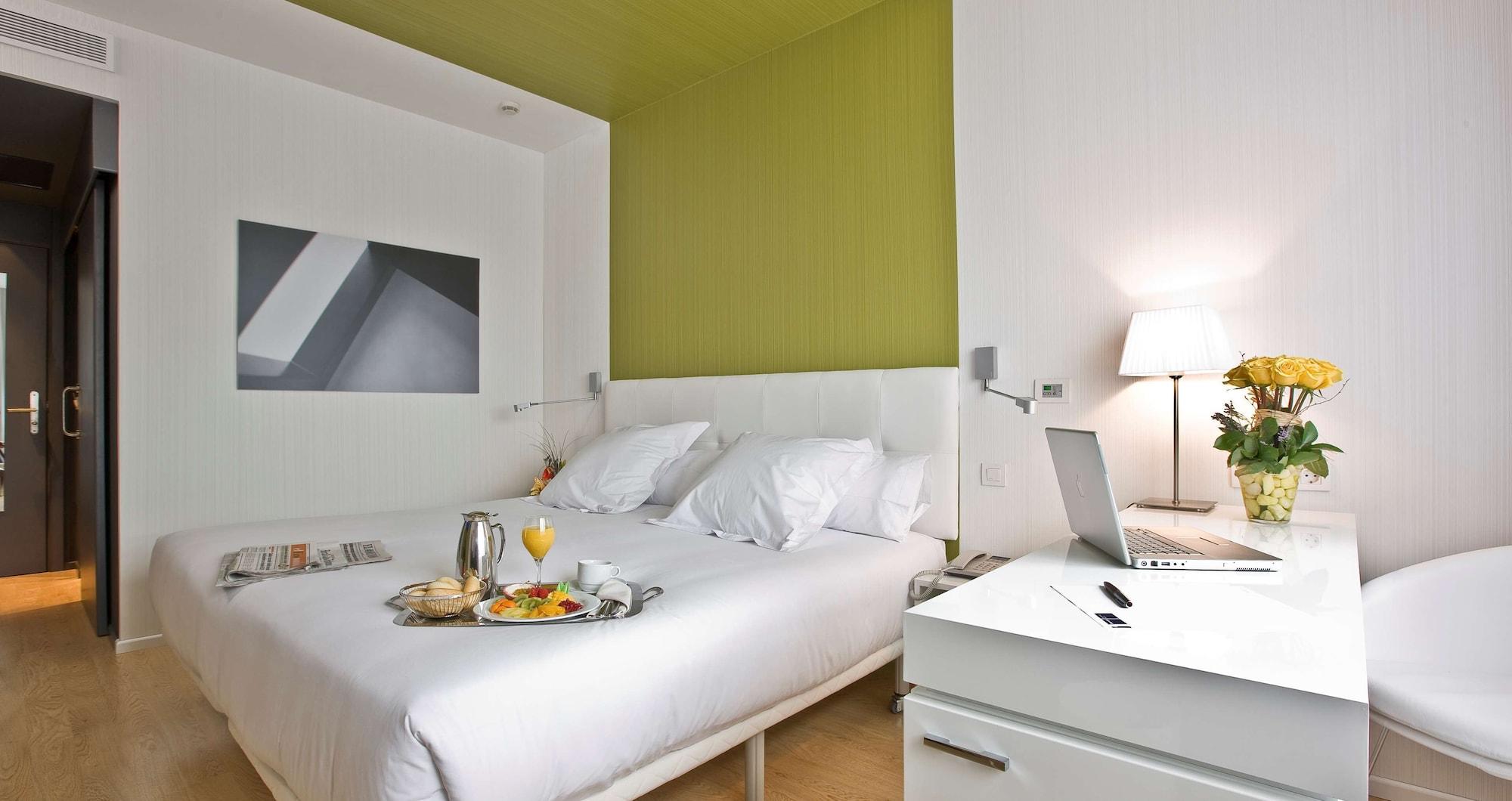 Occidental Castellana Norte Hotel Madrid Room photo